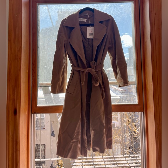 MaxMara cashmere coat. - Picture 2 of 7